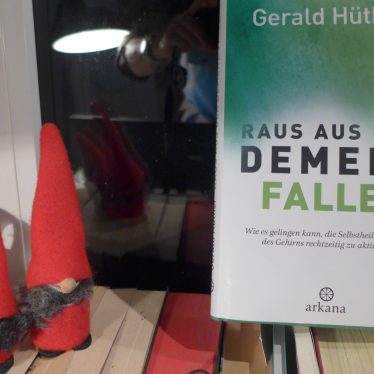 “Nicht der ist ein großer Arzt, der durch Überlegungen einen geschickten Oberbegriff herausfindet, durch den sich alle besonderen Krankheiten erklären lassen. Vielmehr der, dem die Intuition der inneren Einheit zu Gebote steht.” (Antoine de Saint-Exupéry, 1900 – 1944)