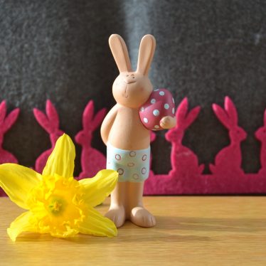 W. Busch: “Es ist das Osterfest alljährlich, für den Hasen recht beschwerlich.” (3)
