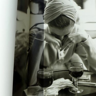 “In die Mode – aus der Mode – so geht’s jahraus, jahrein. Der Sommer löst den Frühling ab, aus Rebensaft wird Wein.” (Carl Peter Fröhling, geb. 1933, Philosoph und Aphoristiker)