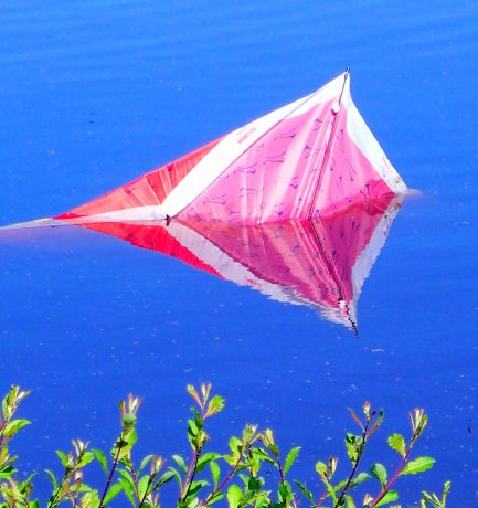 “Wir machen nichts ein zweites Mal. Es wird niemals wieder “Umbrellas” oder “Surrounded Islands” geben, niemals wieder eine verhüllte Brücke oder ein verhülltes Parlament. Jedes Projekt ist eine neue Expedition.” (Christo Wladimirow Jawaschew, Interview 2001, “Der Tagesspiegel”)