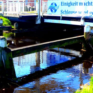 Das Schlimmste in einem Staate liegt in der knechtischen Gesinnung, die zum Gehorchen treibt.