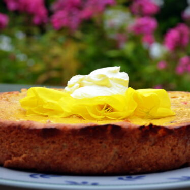 Lass’ es Dir schmecken: Ein paar Wochen im Jahr Obstkuchen mit Rosenacht !